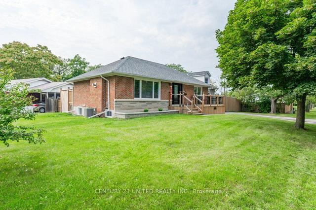 28 Masterson Dr, House detached with 3 bedrooms, 2 bathrooms and 5 parking in St. Catharines ON | Image 23