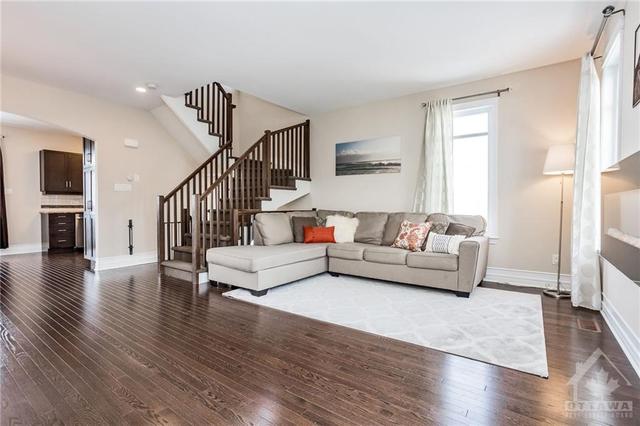 201 Accolade Private, Townhouse with 3 bedrooms, 3 bathrooms and 2 parking in Ottawa ON | Image 9