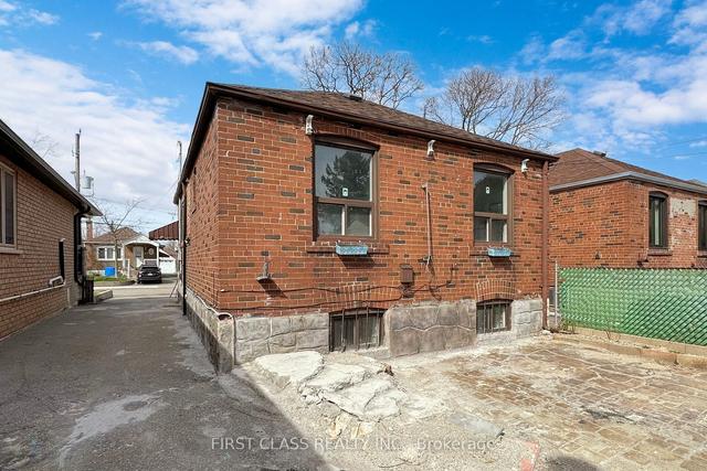45 Juliet Cres, House detached with 2 bedrooms, 2 bathrooms and 6 parking in Toronto ON | Image 19