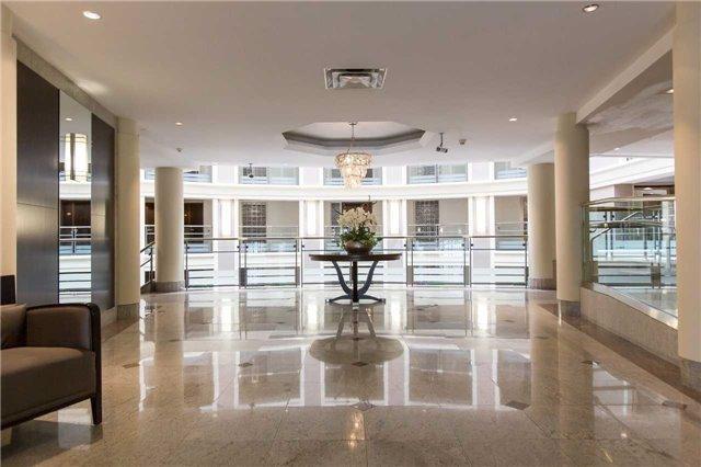 404 - 2727 Yonge St, Condo with 2 bedrooms, 2 bathrooms and 1 parking in Toronto ON | Image 3
