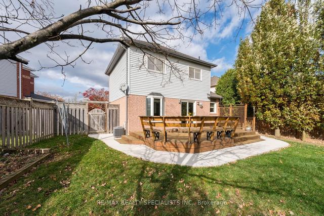 47 Heathfield Cres, House detached with 3 bedrooms, 3 bathrooms and 6 parking in Hamilton ON | Image 31