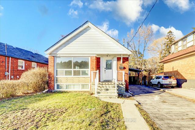 102 Foxridge Dr, House detached with 3 bedrooms, 2 bathrooms and 4 parking in Toronto ON | Image 1