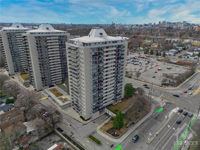 1502 - 158 Mcarthur Street, Condo with 2 bedrooms, 1 bathrooms and 1 parking in Ottawa ON | Image 1