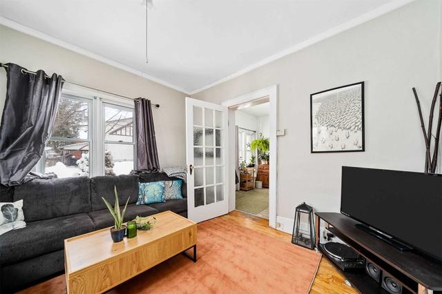 19 Pine St, House detached with 3 bedrooms, 4 bathrooms and 6 parking in Belleville ON | Image 8