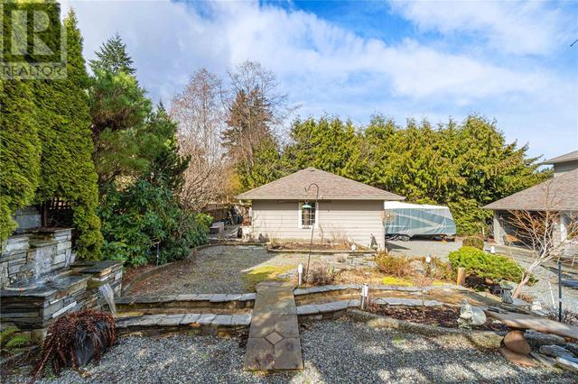 7739 Clark Dr, House detached with 4 bedrooms, 3 bathrooms and 3 parking in Lantzville BC | Image 41