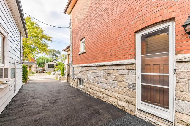 13 Lippincott St W, House detached with 3 bedrooms, 3 bathrooms and 4 parking in Toronto ON | Image 30