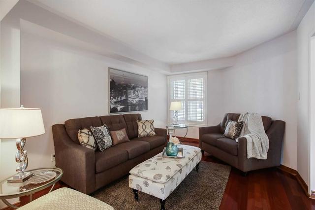 22 Misty Hills Tr, House detached with 3 bedrooms, 3 bathrooms and 6 parking in Toronto ON | Image 39
