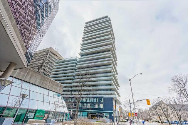 918 - 57 St. Joseph St, Condo with 1 bedrooms, 1 bathrooms and null parking in Toronto ON | Image 1