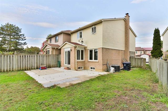 52 Scarfair Ptwy N, House detached with 3 bedrooms, 4 bathrooms and 3 parking in Toronto ON | Image 38