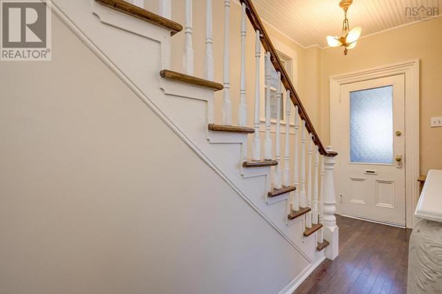 6180 Allan Street, House detached with 3 bedrooms, 2 bathrooms and null parking in Halifax NS | Image 2