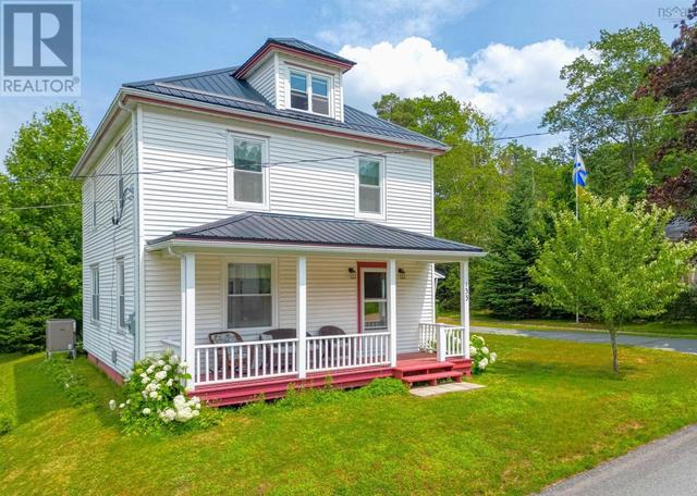 133 Pleasant Street, House detached with 4 bedrooms, 1 bathrooms and null parking in Mahone Bay NS | Image 4