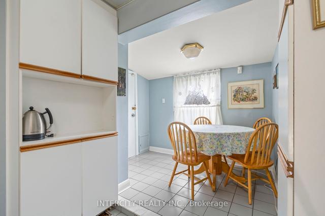 35 & 35 Park Hill Rd, House detached with 3 bedrooms, 2 bathrooms and 4 parking in Toronto ON | Image 5