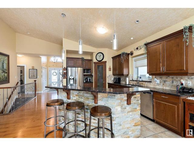 6422 164a Av Nw, House detached with 5 bedrooms, 3 bathrooms and null parking in Edmonton AB | Image 9