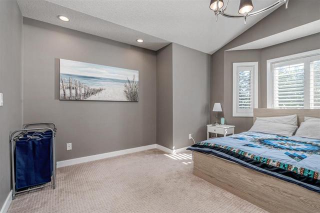 3327 40 Street Sw, Home with 4 bedrooms, 3 bathrooms and 2 parking in Calgary AB | Image 16