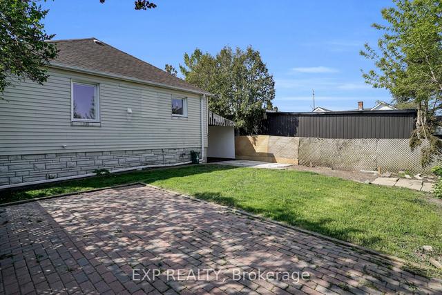 80 Phillips St, House detached with 2 bedrooms, 2 bathrooms and 5 parking in Oshawa ON | Image 15