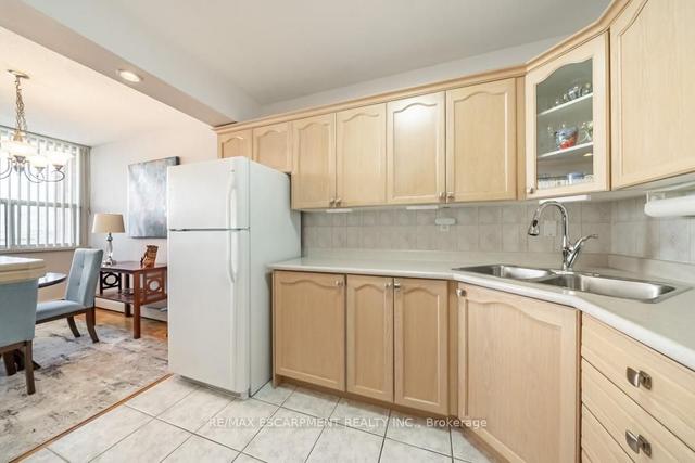 402 - 293 Mohawk Rd E, Condo with 2 bedrooms, 1 bathrooms and 1 parking in Hamilton ON | Image 8