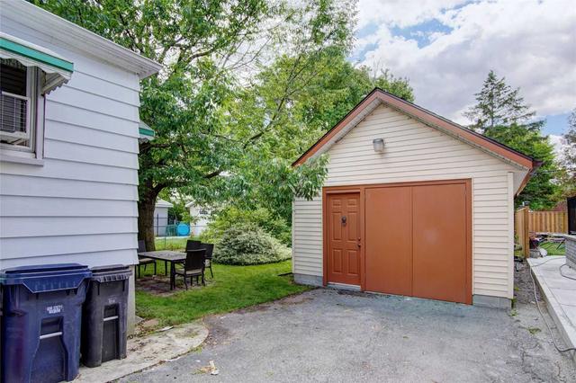 18 Thirtieth St, House detached with 2 bedrooms, 2 bathrooms and 5 parking in Toronto ON | Image 14