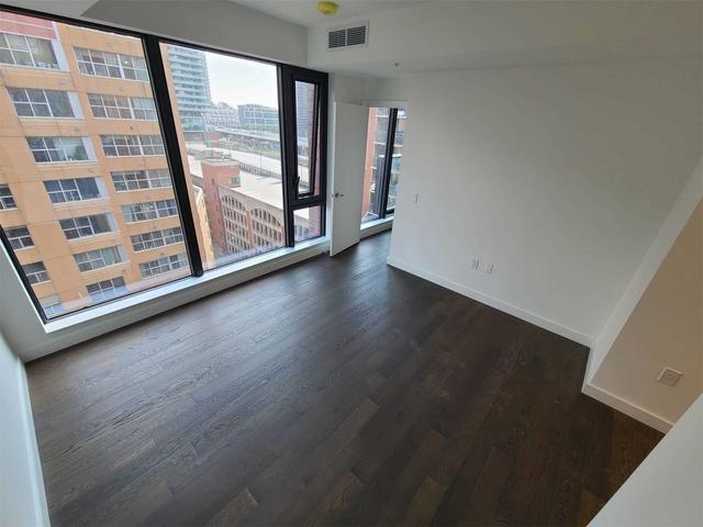 902 - 2a Church St, Condo with 3 bedrooms, 2 bathrooms and 1 parking in Toronto ON | Image 3