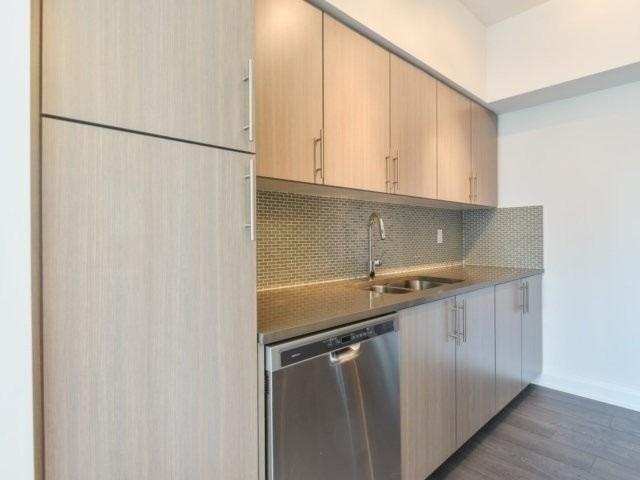 705 - 55 Speers Rd, Condo with 2 bedrooms, 1 bathrooms and 1 parking in Oakville ON | Image 10