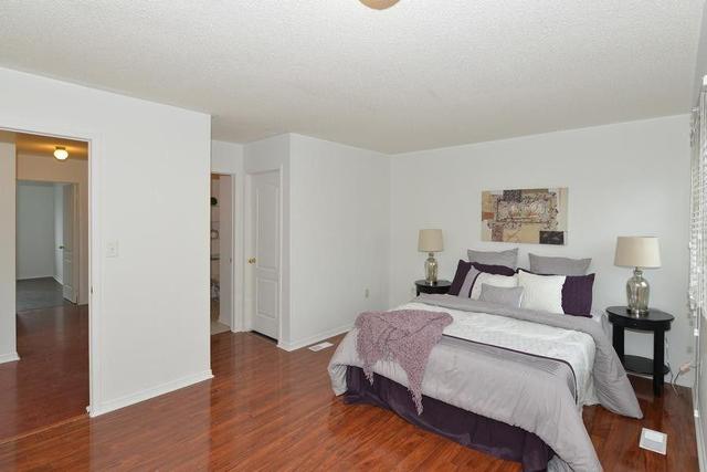7 Kimberley Cres, Townhouse with 3 bedrooms, 4 bathrooms and 2 parking in Brampton ON | Image 14
