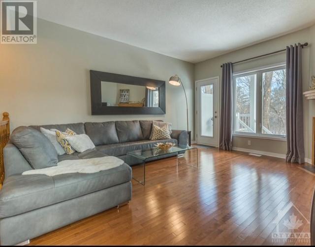 1092 Redtail Private, House attached with 3 bedrooms, 2 bathrooms and 1 parking in Ottawa ON | Image 9