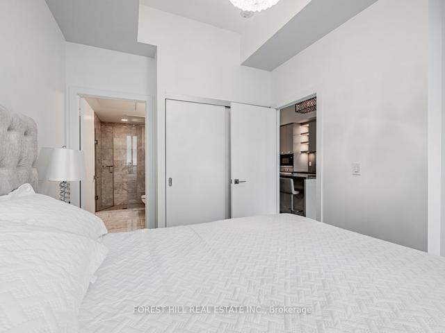 2505 - 32 Davenport Rd, Condo with 2 bedrooms, 2 bathrooms and 1 parking in Toronto ON | Image 7