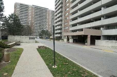 105 - 260 Scarlett Rd, Condo with 1 bedrooms, 1 bathrooms and 1 parking in Toronto ON | Image 4
