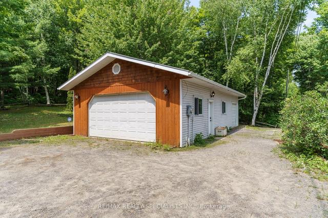1060 Hammond Rd W, House detached with 3 bedrooms, 2 bathrooms and 6 parking in Lake of Bays ON | Image 38