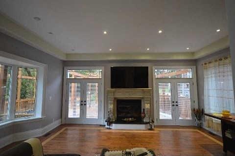 65 Oakfield Dr, House detached with 5 bedrooms, 7 bathrooms and 6 parking in Toronto ON | Image 2