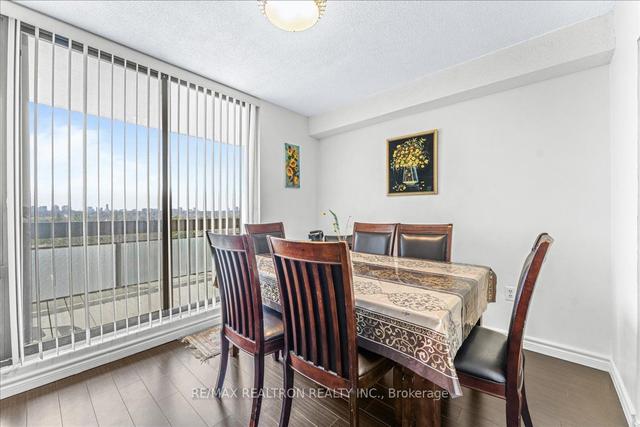 405 - 177 Linus Rd, Condo with 2 bedrooms, 1 bathrooms and 1 parking in Toronto ON | Image 7