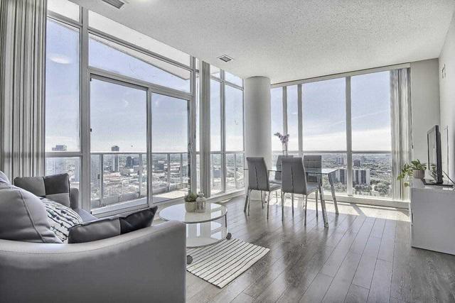 3302 - 70 Forest Manor Rd, Condo with 3 bedrooms, 2 bathrooms and 1 parking in Toronto ON | Image 2