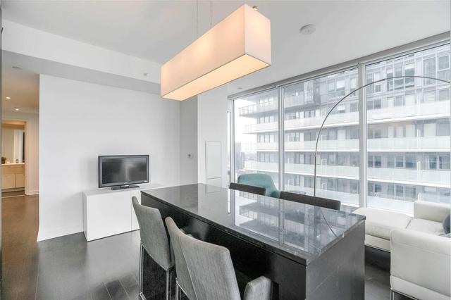 4309 - 15 Grenville St, Condo with 2 bedrooms, 1 bathrooms and 1 parking in Toronto ON | Image 11