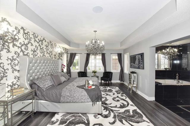34 Violetridge Crt, House detached with 4 bedrooms, 4 bathrooms and 6 parking in Brampton ON | Image 3