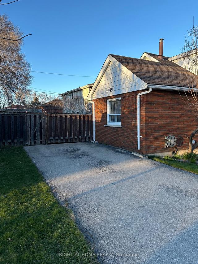 708 West 5th St, House detached with 3 bedrooms, 2 bathrooms and 4 parking in Hamilton ON | Image 14