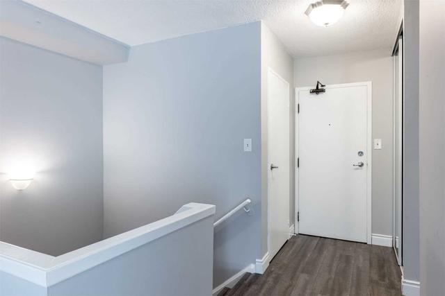 202 - 1000 Cedarglen Gate, Condo with 2 bedrooms, 2 bathrooms and 1 parking in Mississauga ON | Image 7