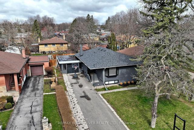 28 Nuffield Dr, House detached with 3 bedrooms, 3 bathrooms and 7 parking in Toronto ON | Image 28