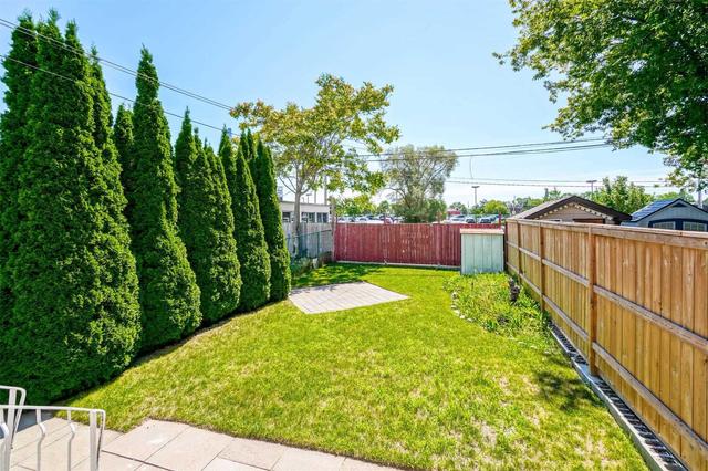 19 White Ave, House detached with 3 bedrooms, 2 bathrooms and 3 parking in Toronto ON | Image 13