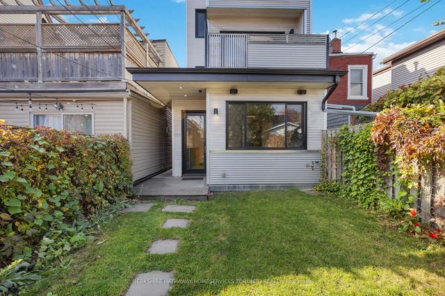 19 Fennings St, House detached with 2 bedrooms, 3 bathrooms and 2 parking in Toronto ON | Image 31