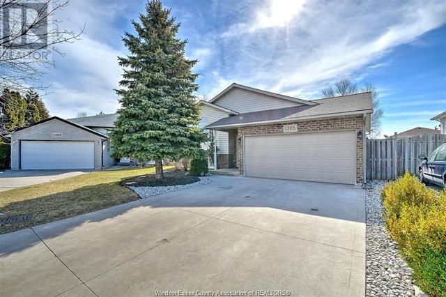 1365 Giselle Crescent, House detached with 6 bedrooms, 2 bathrooms and null parking in Windsor ON | Image 2