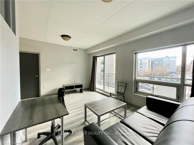 g212 - 275 Larch St, Condo with 2 bedrooms, 2 bathrooms and 0 parking in Waterloo ON | Image 5