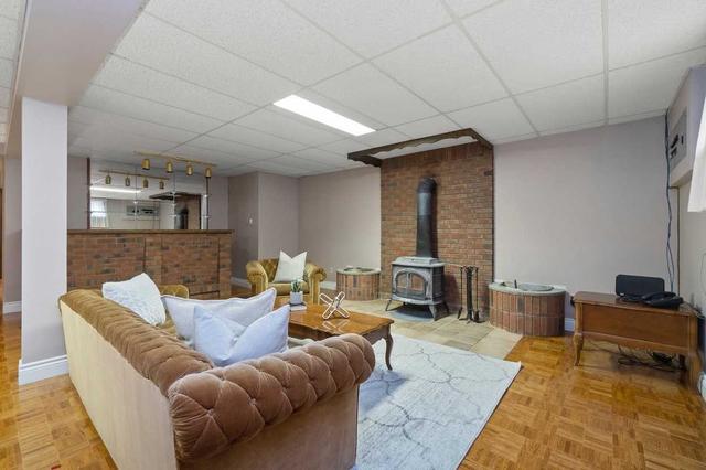 324 Connaught Ave, House detached with 3 bedrooms, 3 bathrooms and 5 parking in Toronto ON | Image 17