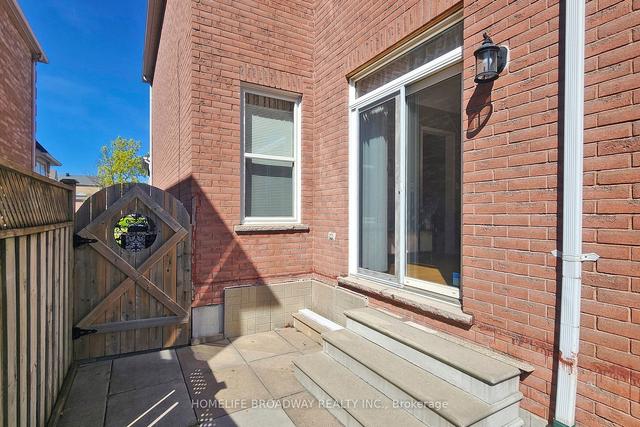 63 Scoville Sq, House detached with 4 bedrooms, 5 bathrooms and 6 parking in Toronto ON | Image 26