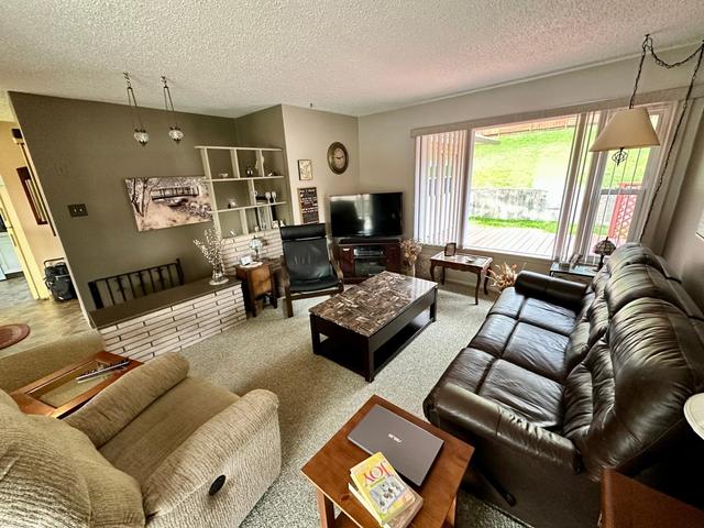 3485 Highway Drive, House detached with 2 bedrooms, 1 bathrooms and 3 parking in Trail BC | Image 7