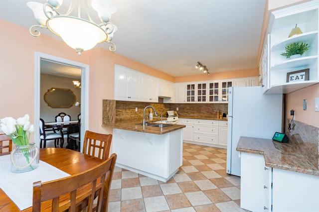 25 Lombardy Cres, House detached with 4 bedrooms, 4 bathrooms and 6 parking in Brampton ON | Image 5