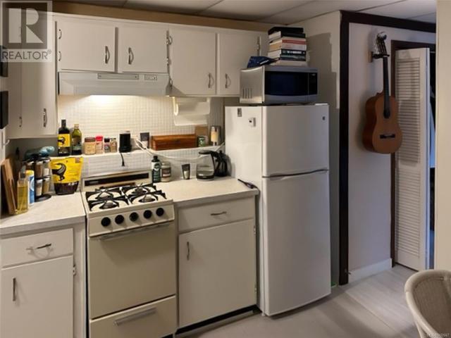 basement suite - photo taken by tenant | Image 66