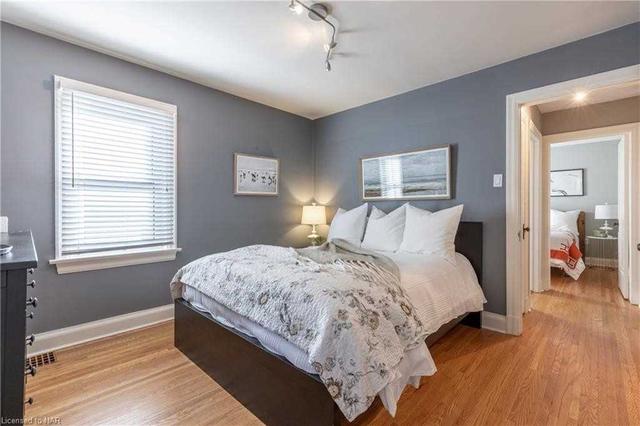 137 Highland Ave, House detached with 2 bedrooms, 2 bathrooms and 5 parking in St. Catharines ON | Image 11