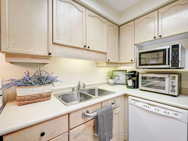219 - 2199 Sixth Line, Condo with 2 bedrooms, 2 bathrooms and 2 parking in Oakville ON | Image 6