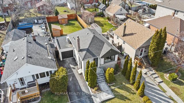 70 Atlee Ave, House detached with 2 bedrooms, 2 bathrooms and 3 parking in Toronto ON | Image 27