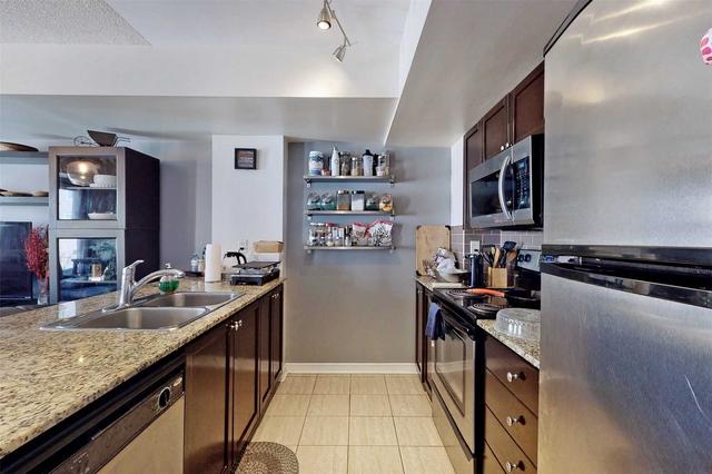 235 - 25 Turntable Cres, Townhouse with 3 bedrooms, 2 bathrooms and 1 parking in Toronto ON | Image 4