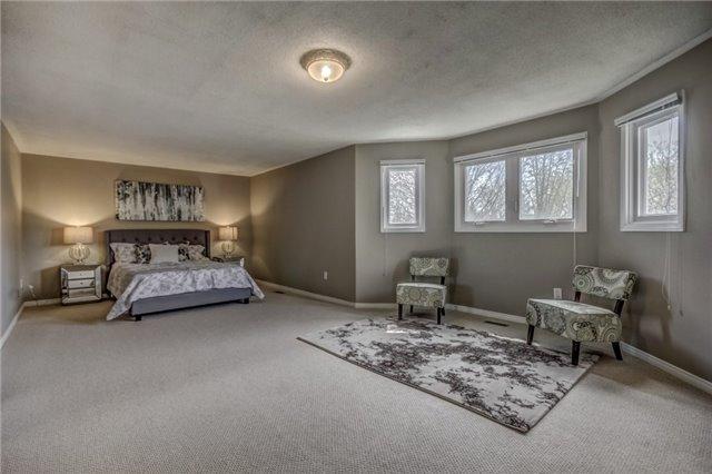 546 Laurier Cres, House detached with 4 bedrooms, 3 bathrooms and 6 parking in Pickering ON | Image 14